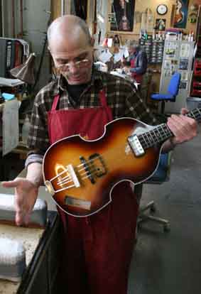 hofner custom shop luthier